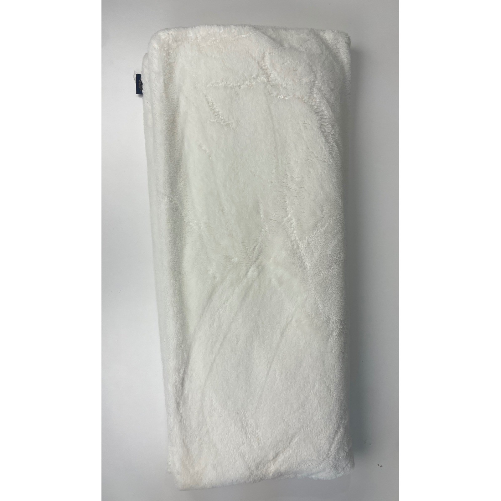 Rachel Roy White Plush Throw Blanket Comfortable Soft Fuzzy Cozy 63 in x 75 inch gallery
