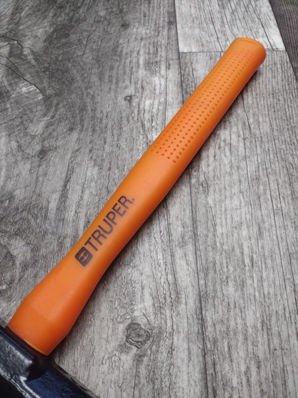 Truper 3 lb. Engineering Sledge Hammer with 14" Inch Fiberglass Handle MD-3F gallery