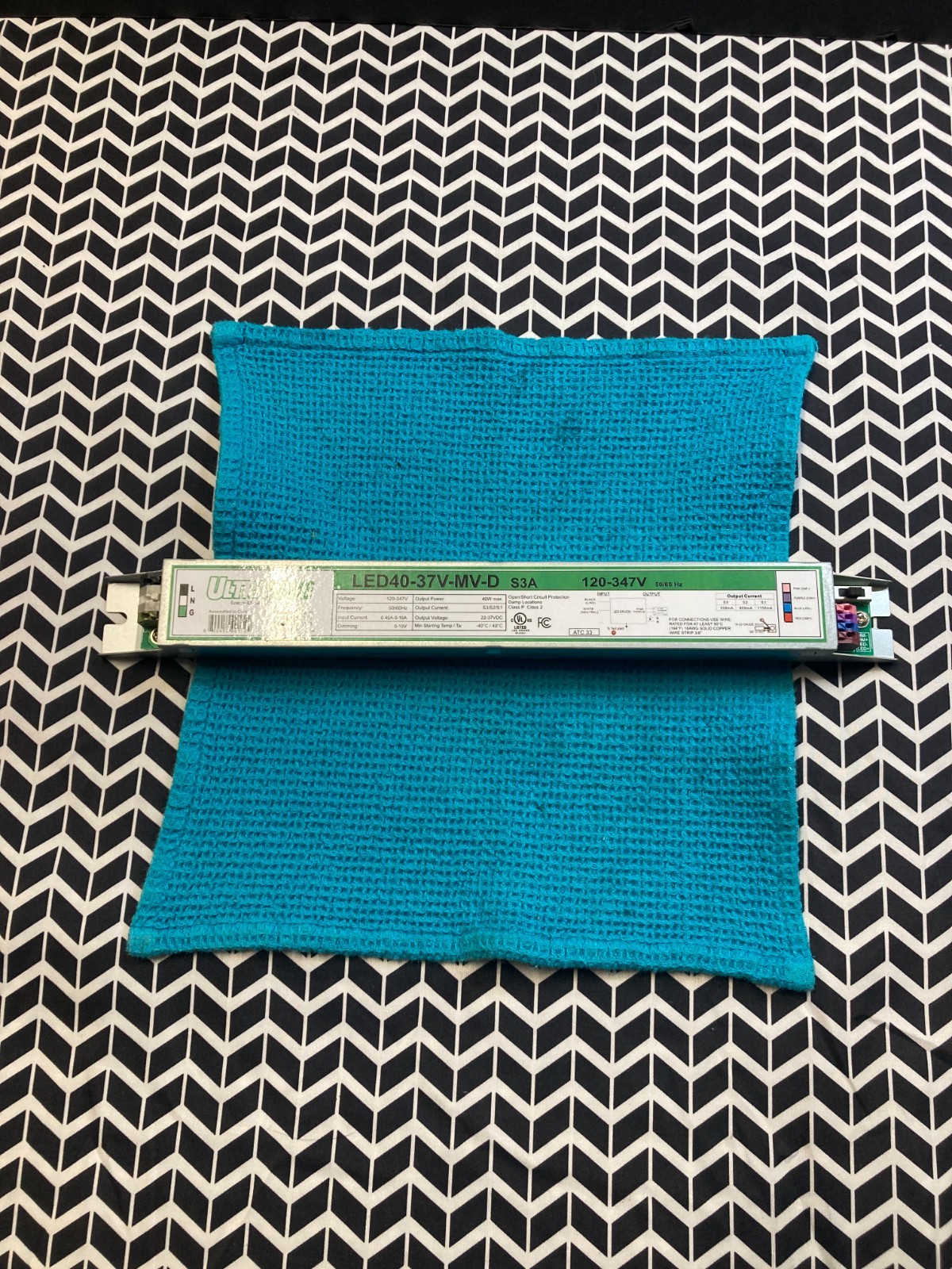 Ultra Save Led Driver 120-347v 40w 0-10v dimmable led40-37v-mv-d 22-37vdc gallery