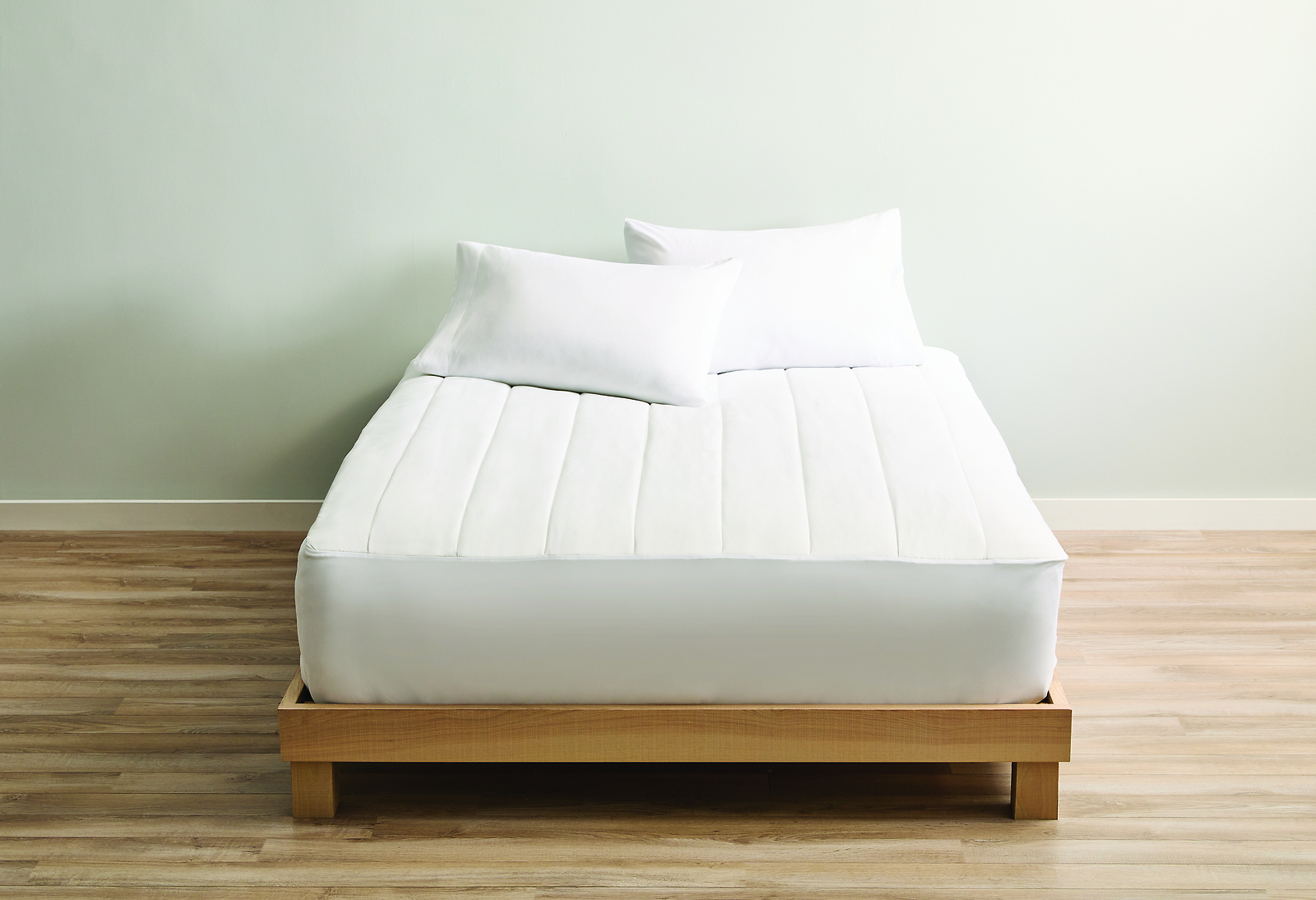 Sunbeam Restful Quilted Heated Mattress Pad 12-Heat Settings, Queen White gallery