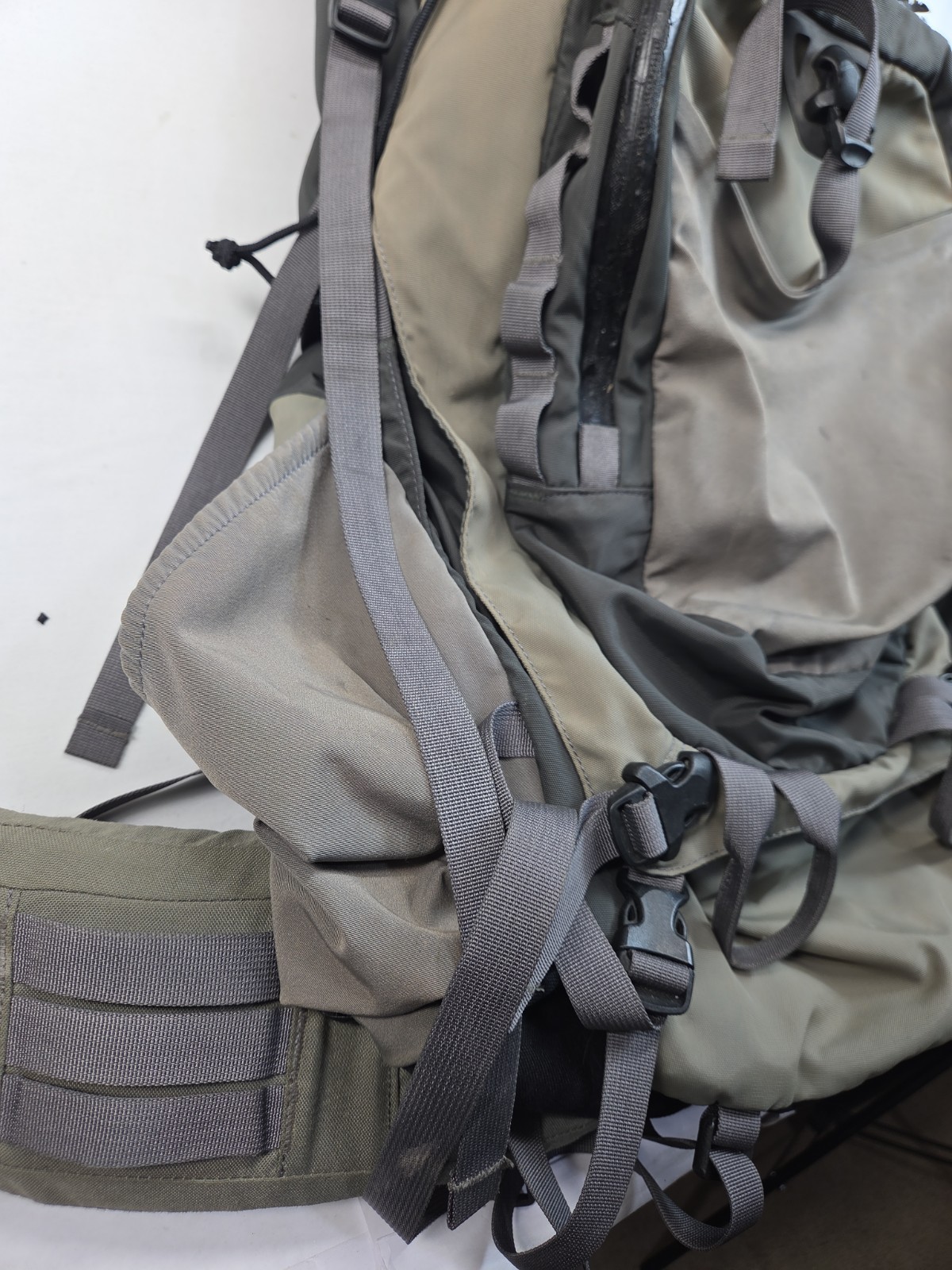 REI Mars 80 Backpack Gray Hiking Pack Adjustable Mens Ventilated Back Panel 5