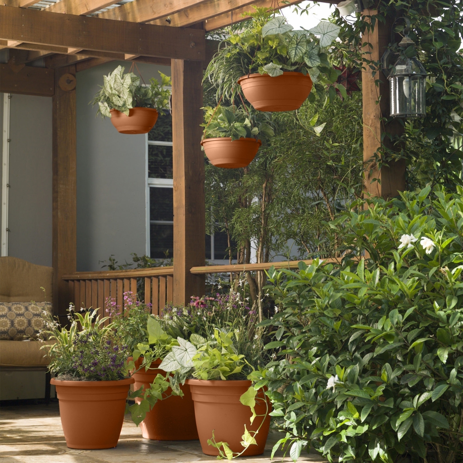 Crescent Garden In/Outdoor Emma Round Plastic Flower Planter, Terracotta, 18in gallery