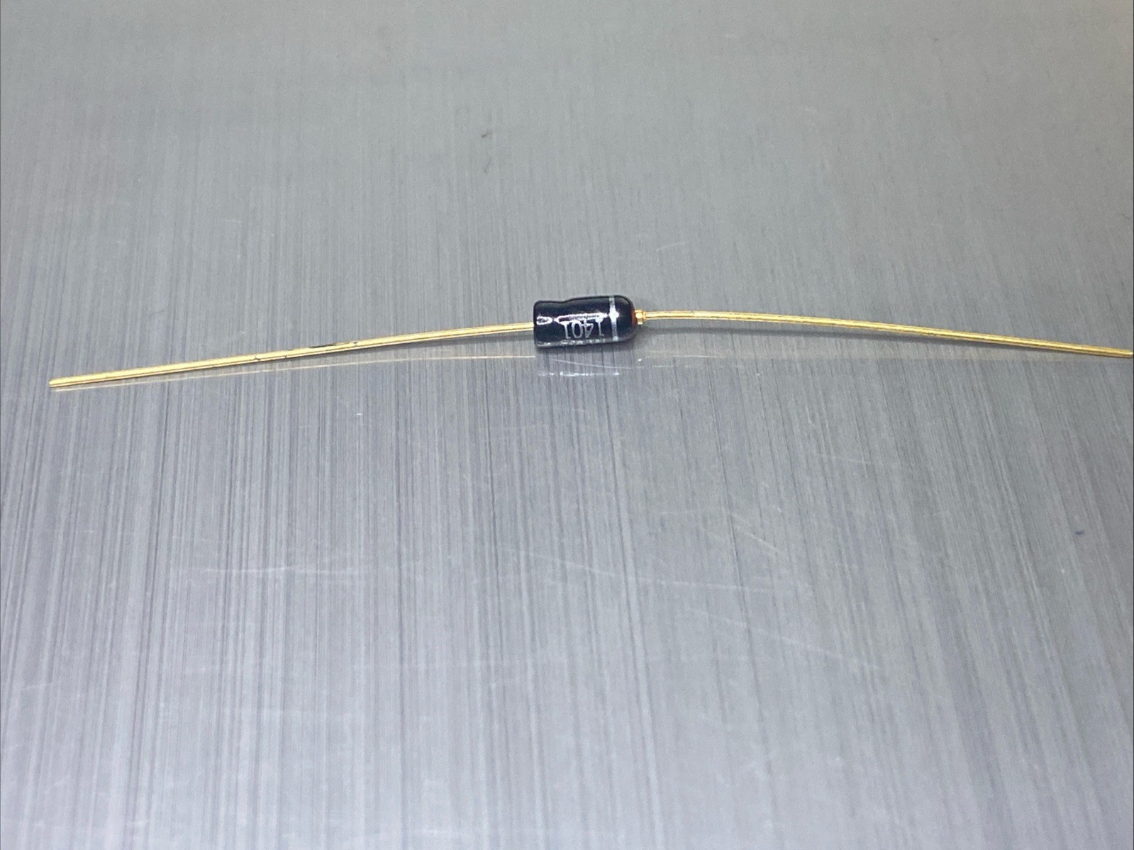 MV1401 Gold Varactor Variable Capacitance Diode 550pF 12V Silicon Hyperabrupt gallery