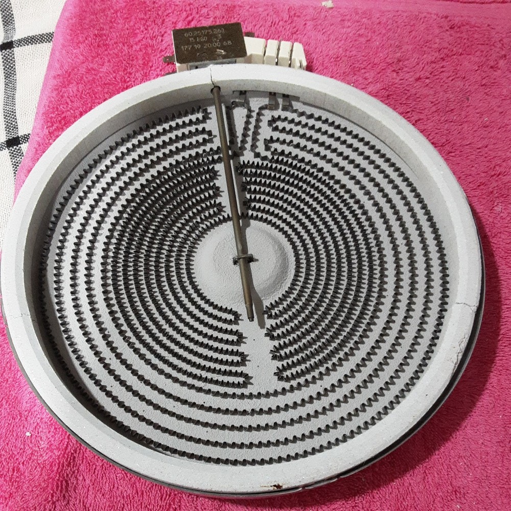 Whirlpool Range Radiant Element W10275048. 3000 Watt. 10.53211.093. 9000793310