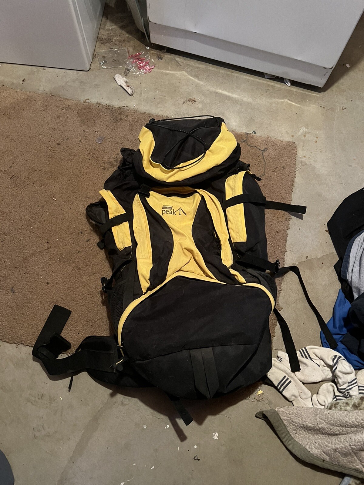 Backpack Coleman Large Hiking Pack Yellow