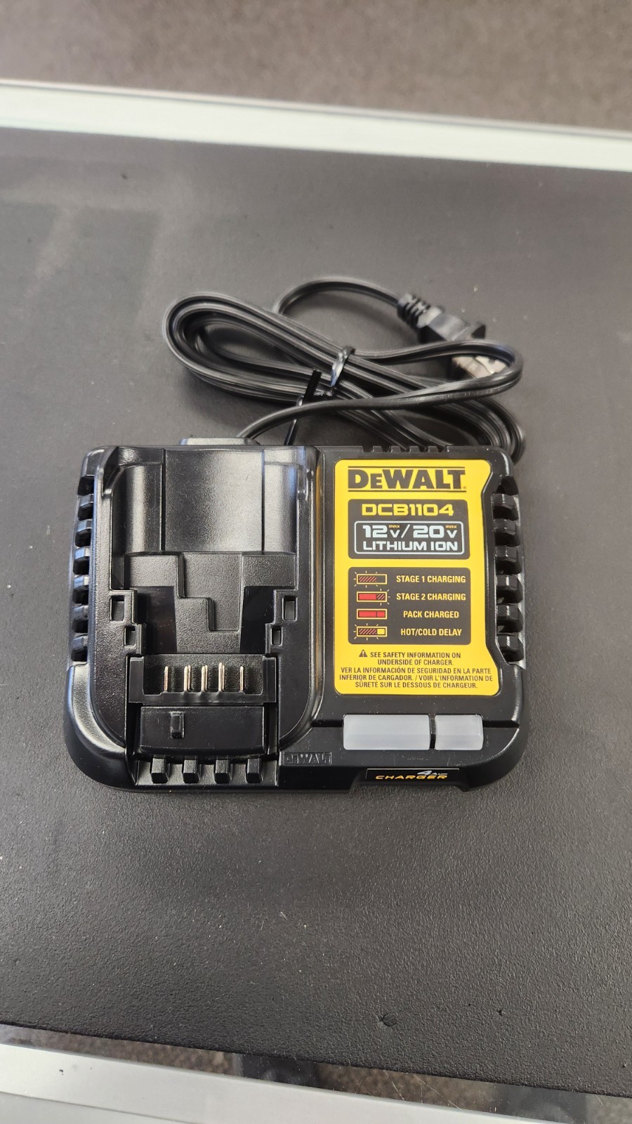 Genuine Dewalt DCB1104 4-Amp 12V / 20V / 60V Li-ion120V AC Battery Charger OB gallery
