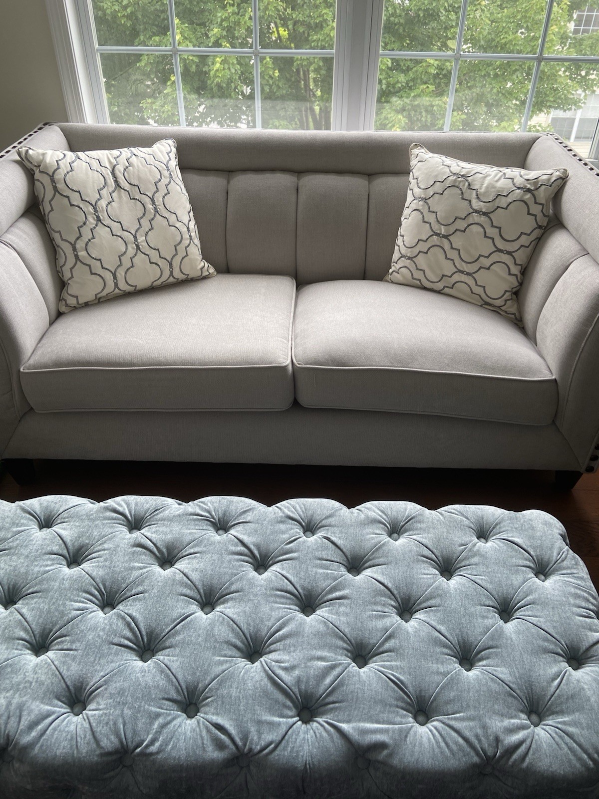 TOP QUALITY LIGHT GREY LOVESEAT W 2 BLUE RECLINERS & OTTOMAN/ PRISTINE ! gallery