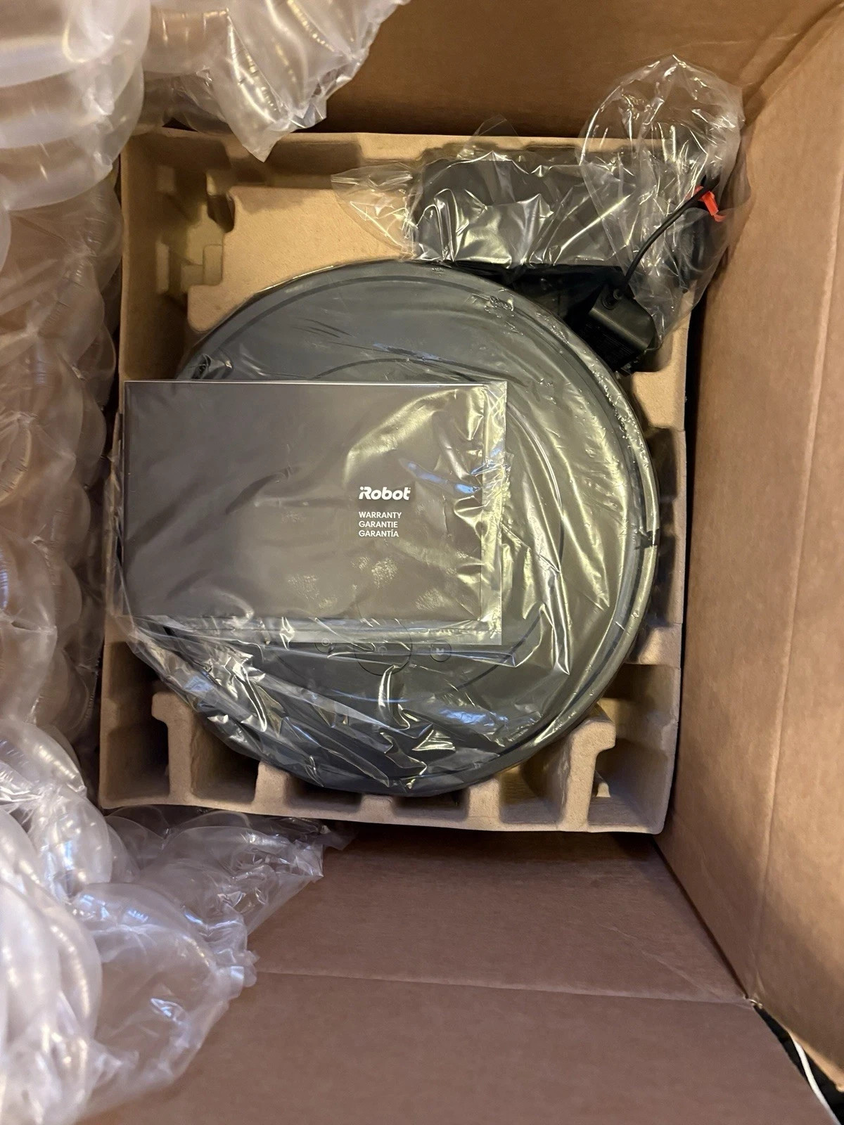 iRobot Roomba Combo Essential Y0110 Robot Vacuum & Mop gallery