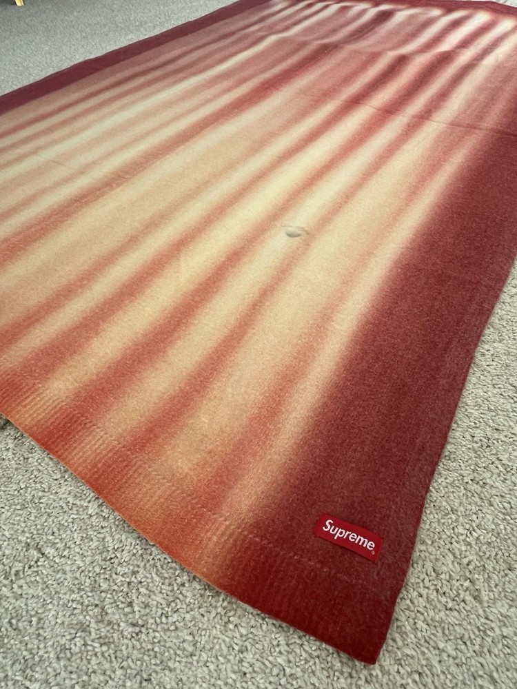 Supreme Knitted Cotton Blur Abstract Red Beige Throw Blanket