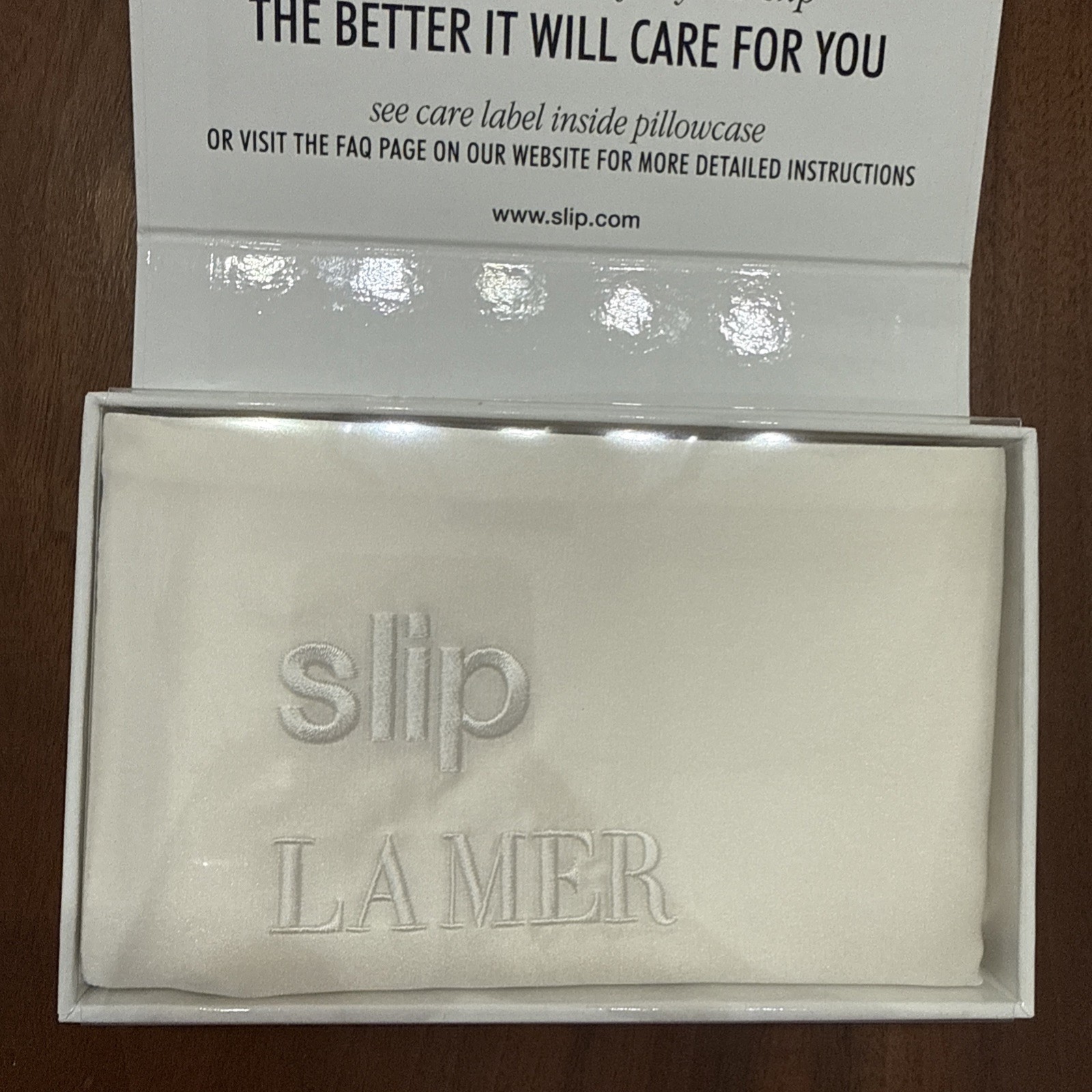 SLIP x La Mer Pure Silk Pillowcase, Queen White 20”x30” Invisible Zipper gallery