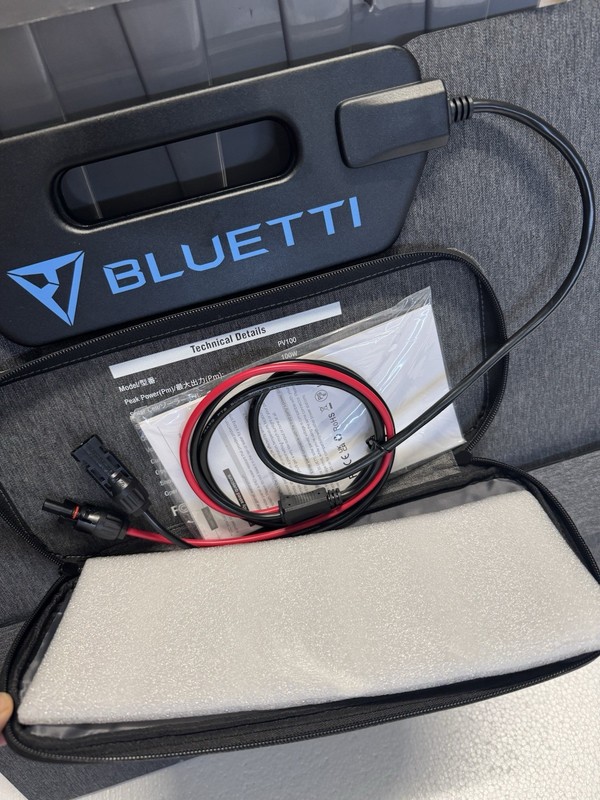 Open BoxBluetti Portable Foldable 100W Solar Panel PV100 OLDER MODEL gallery