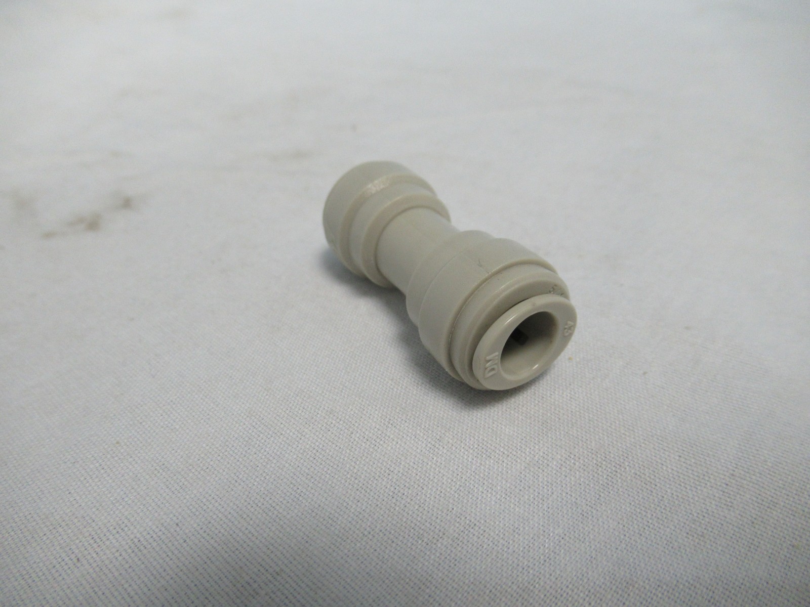 Frigidaire Fridge Water Tube Connector Straight 5/16 to 5/16 242103001 (Lot #6) gallery