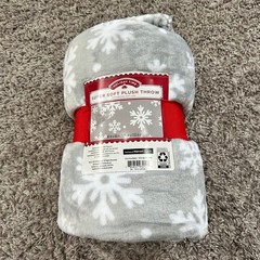Holiday Time Super Soft Plush Throw Grey White Snowflake Blanket 50×60 NEW