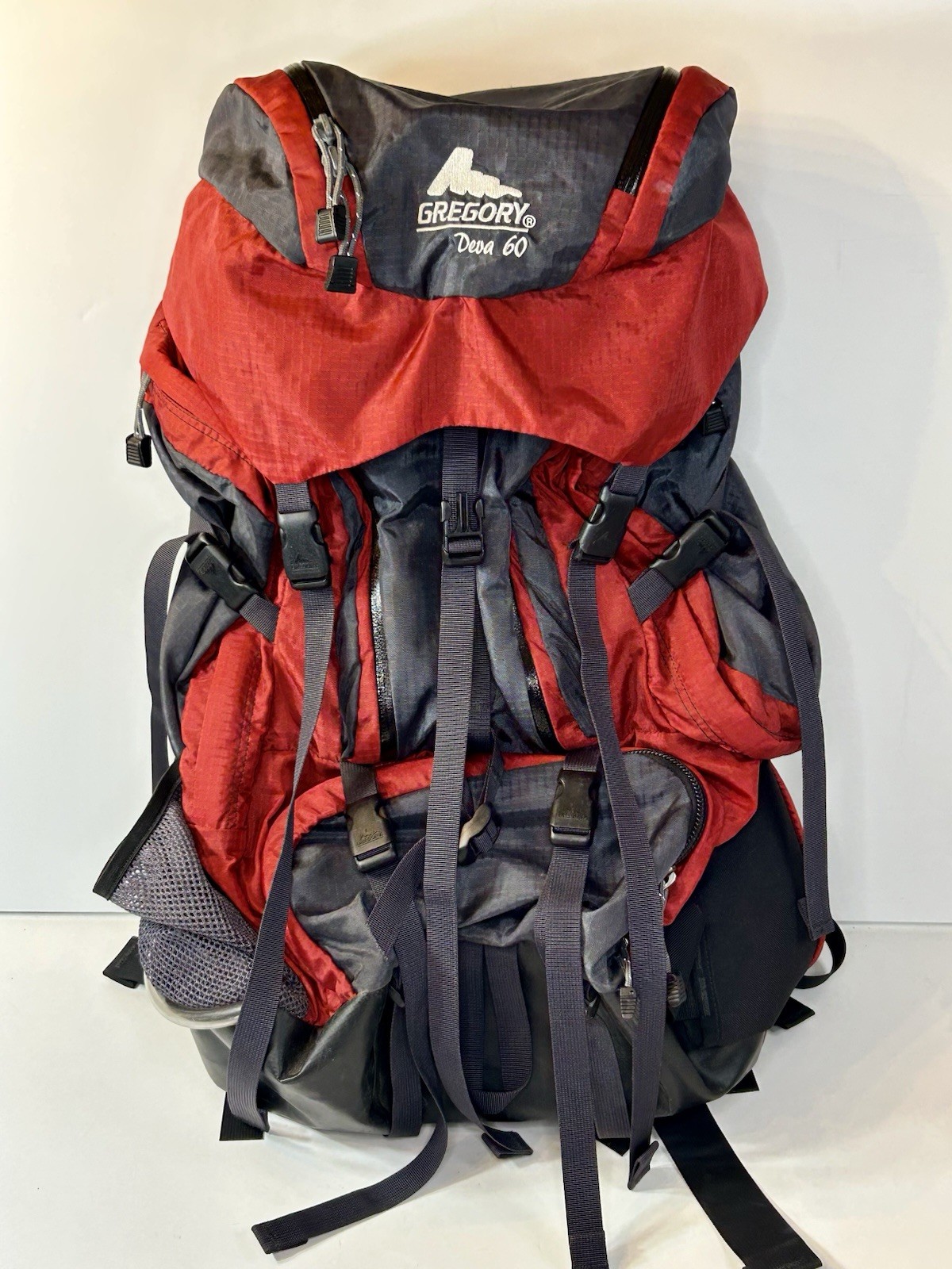 Gregory DEVA 60 Hiking Backpack Women’s SZ Small Pack RED/GRAY Internal Frame