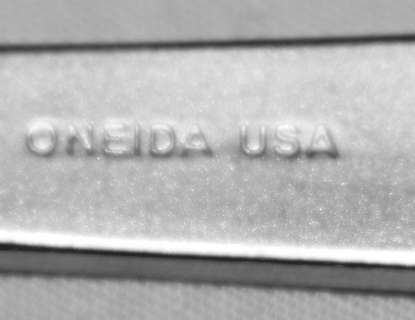 4 Oneida Frost Pattern Stainless Steel Flatware Dinner Forks 7 3/4" gallery