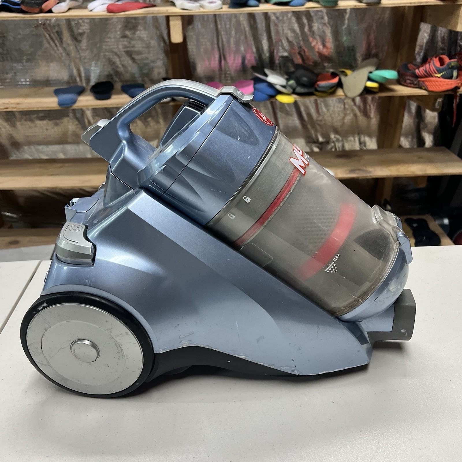 Hoover Multicyclonic Bagless Bare Floor Canister Vacuum Cleaner SH40060 Tested gallery