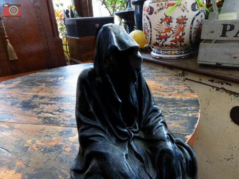 "DARKNESS RESIDES" Haunting Faceless Figure Dark & Scary Grim Reaper Gothic 23cm gallery