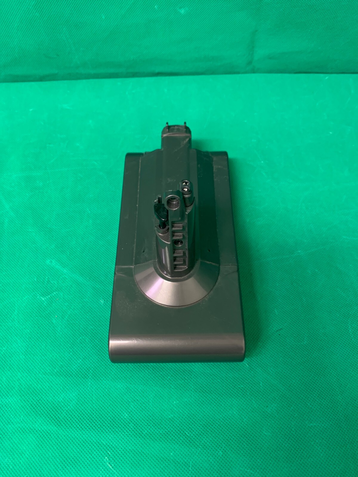 Dyson Battery For V11 ( SV14) Models- NOT A CLICK BATTERY!!! gallery