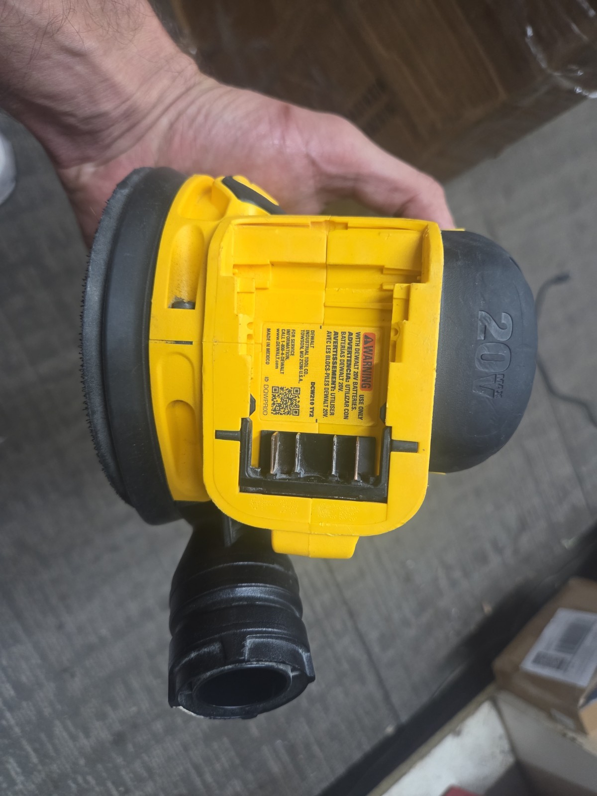 DEWALT DCW210 20V MAX XR BRUSHLESS RANDOM ORBIT PALM SANDER ( TOOL ONLY) gallery