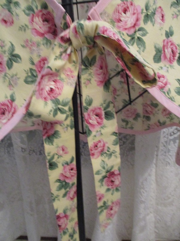 HANDMADE BIB APRON ROSES gallery