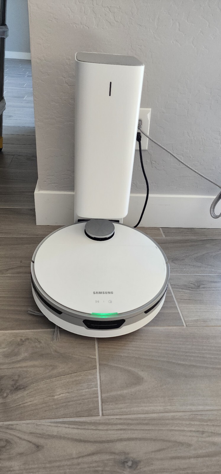 SAMSUNG Jet Bot+ Robot Vacuum with Clean Station, Automatic Emptying, Precision gallery