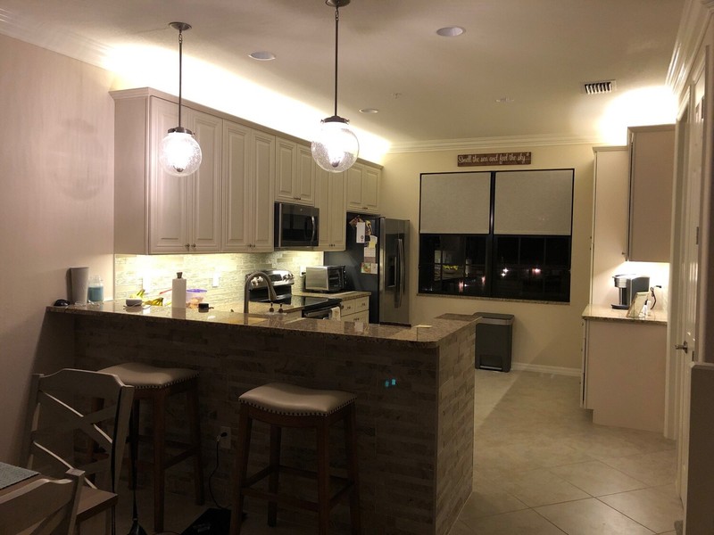 KitchenLEDs, easy Do It Yourself under cabinet lights gallery