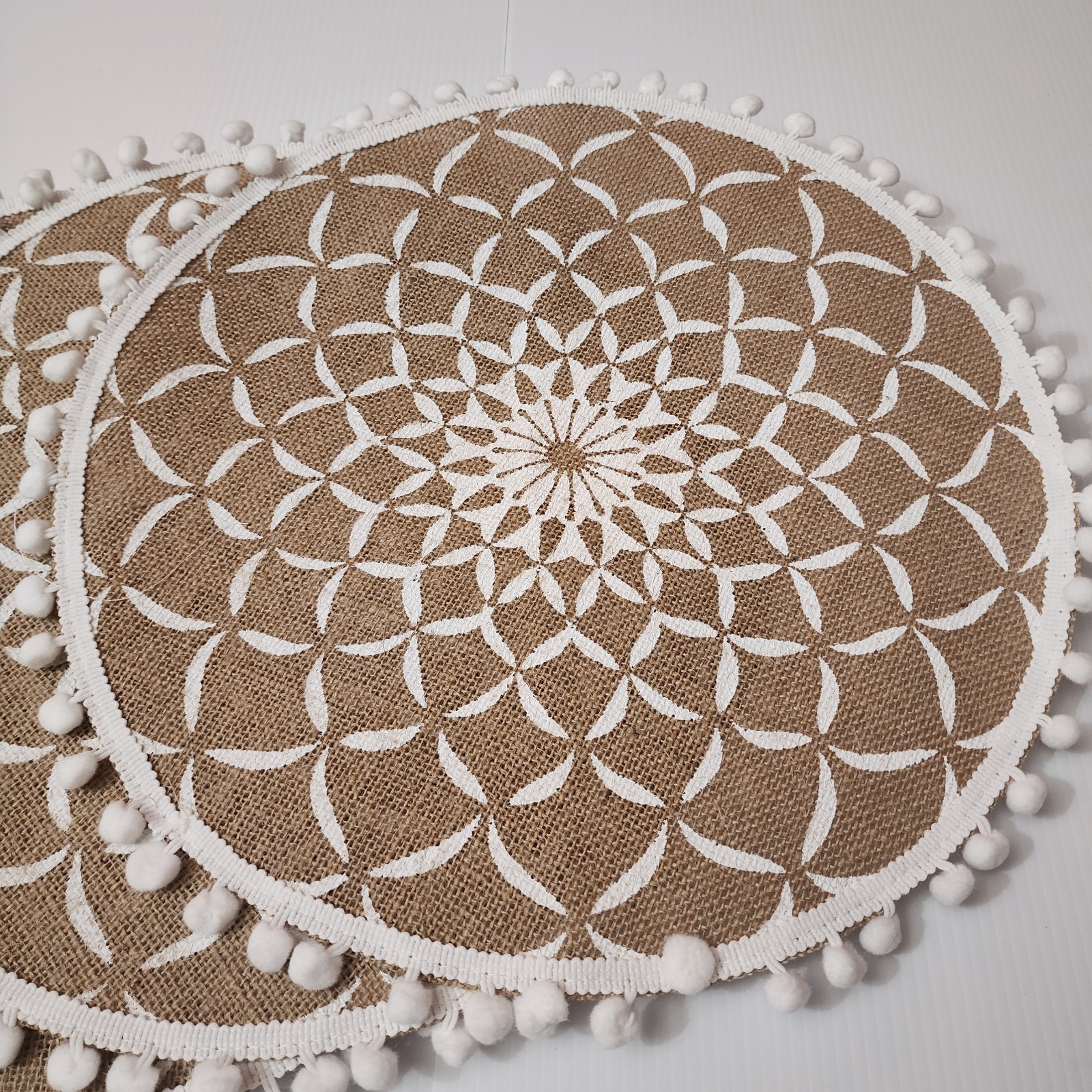 Round Placemats Boho Mandala Pattern White Pompom Edging Set Of 4 New gallery