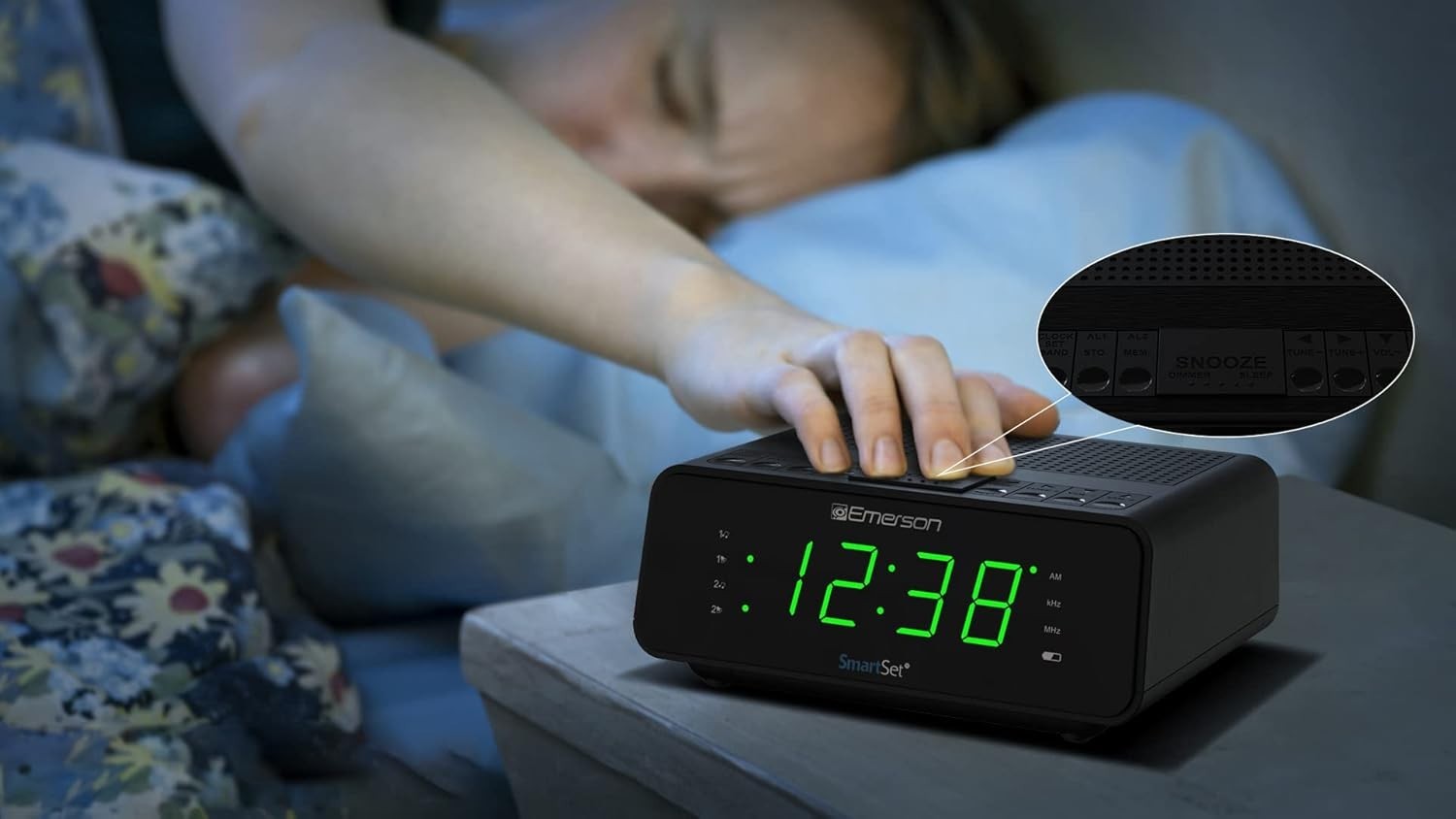 Emerson SmartSet Alarm Clock with AM/FM Radio Dimmer Sleep Timer LED Display gallery