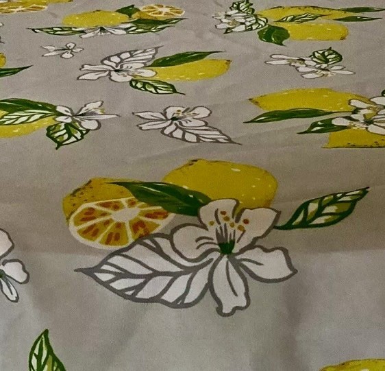 Huntington Home Lemon Patterned Summer Tablecloth Round Indoor Outdoor 70” gallery