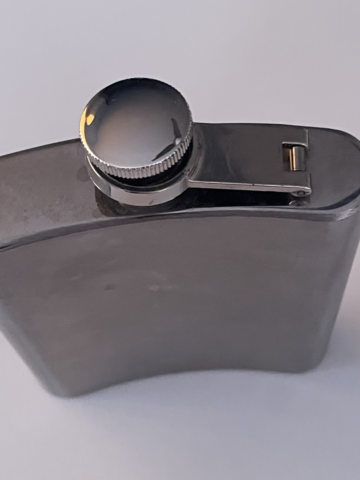 Unbranded / Generic Stainless Steel 8 oz. Silver Outdoor Hip Flask gallery