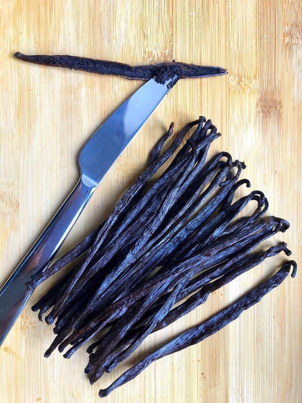 5 Madagascar Extract grade Bourbon Vanilla Beans ~5" gallery