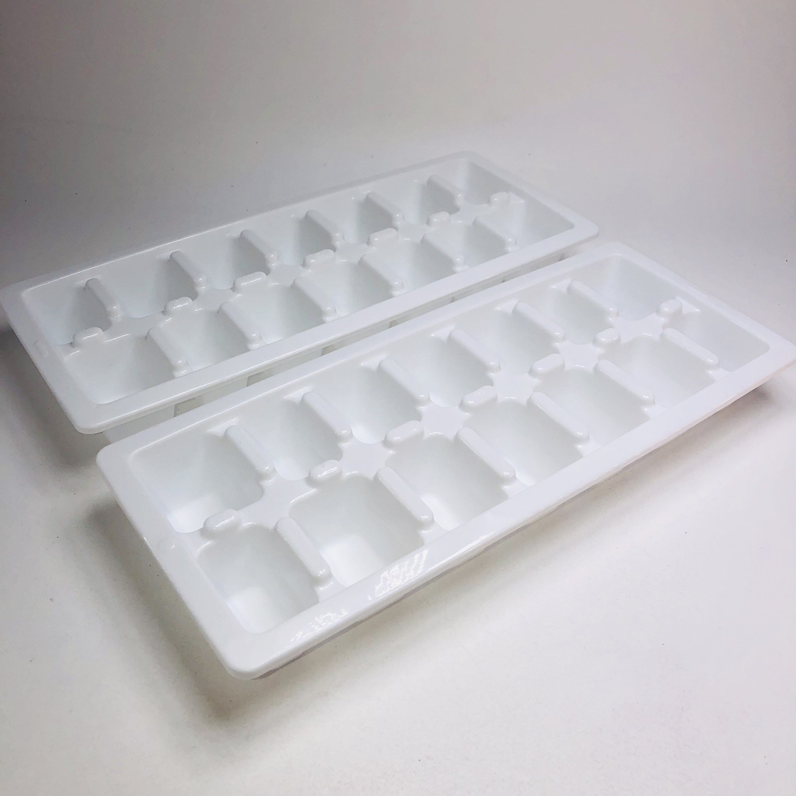 Stacking Ice Cube Trays Strong Plastic White 14 Holes Each ( 2 Trays & Free Ship gallery