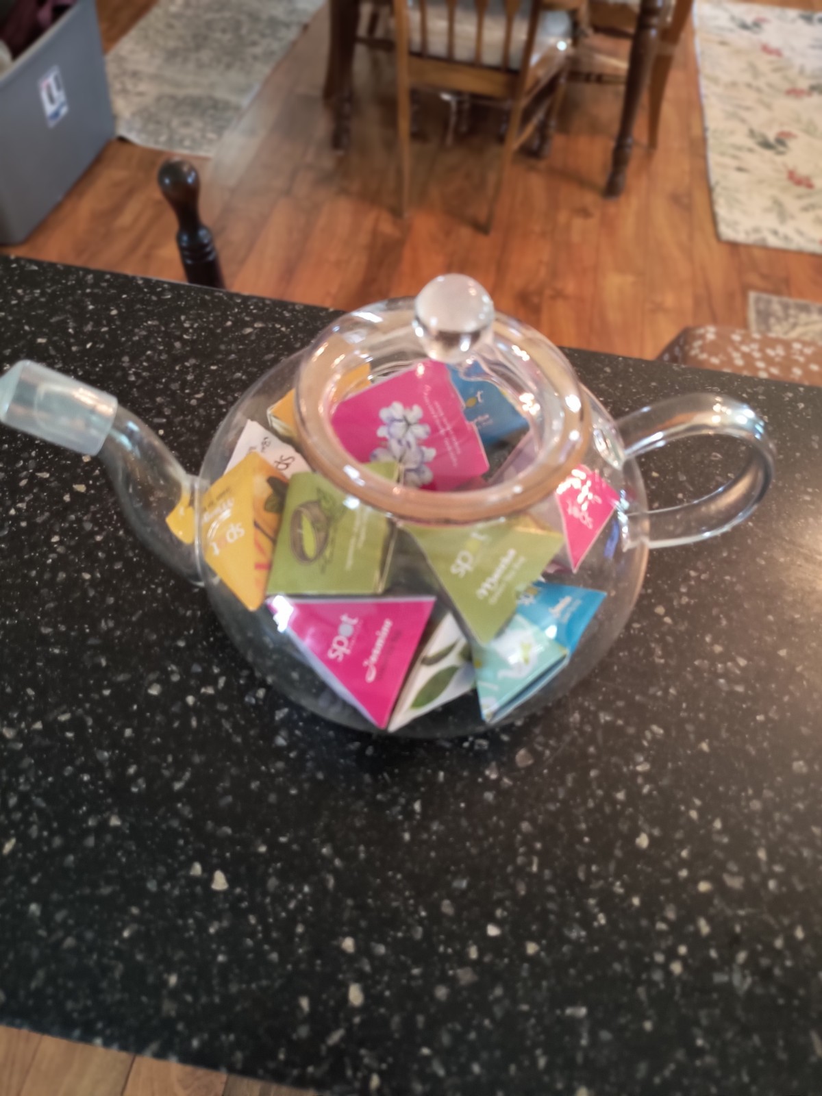 Spot Organic Tea Glass Teapot with 18 Tea Pyramids (6 Flavors) BRAND NEW gallery