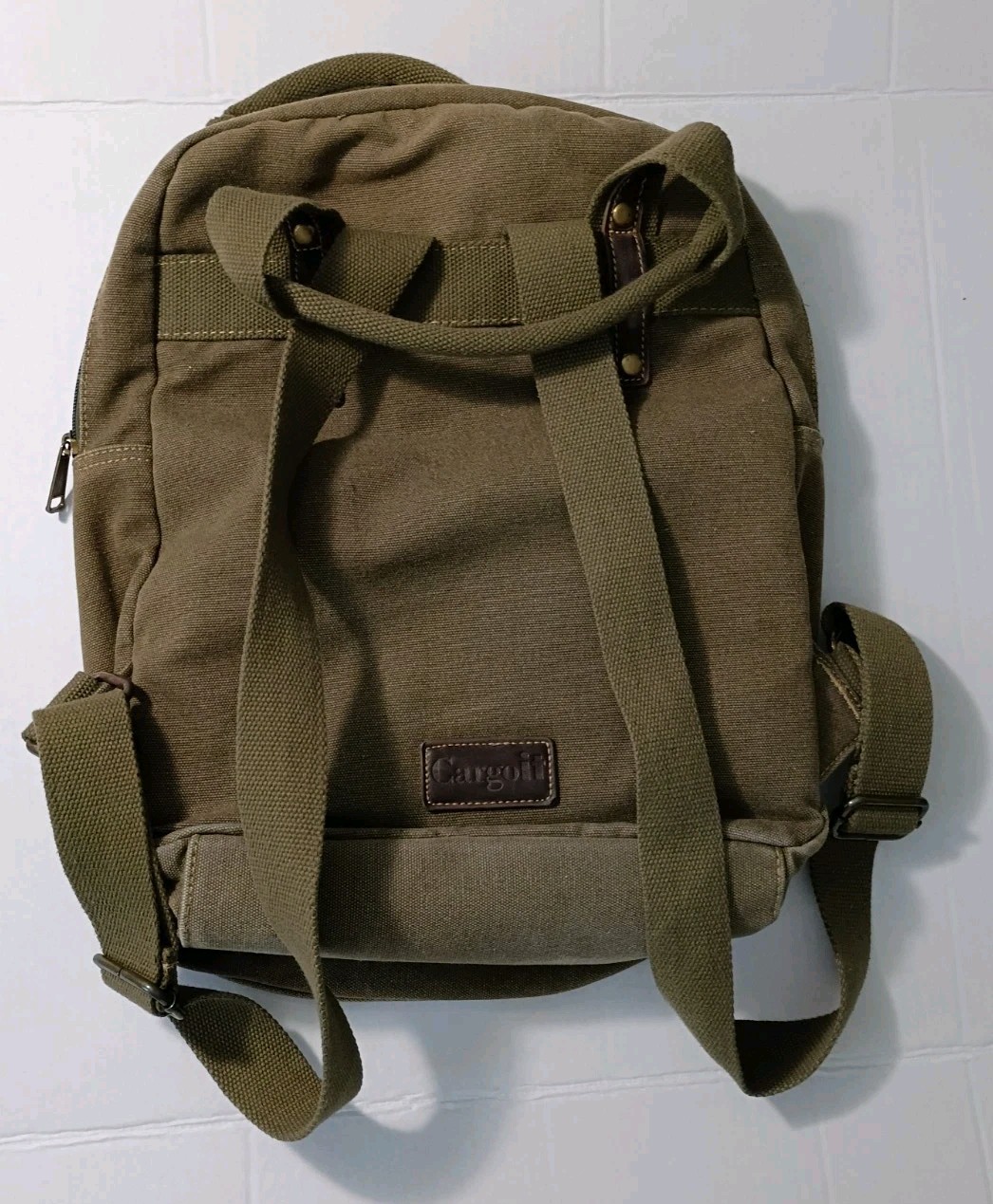Cargoit Backpack & Green Canvas Rucksack & Backpack with Leather Straps Details  2