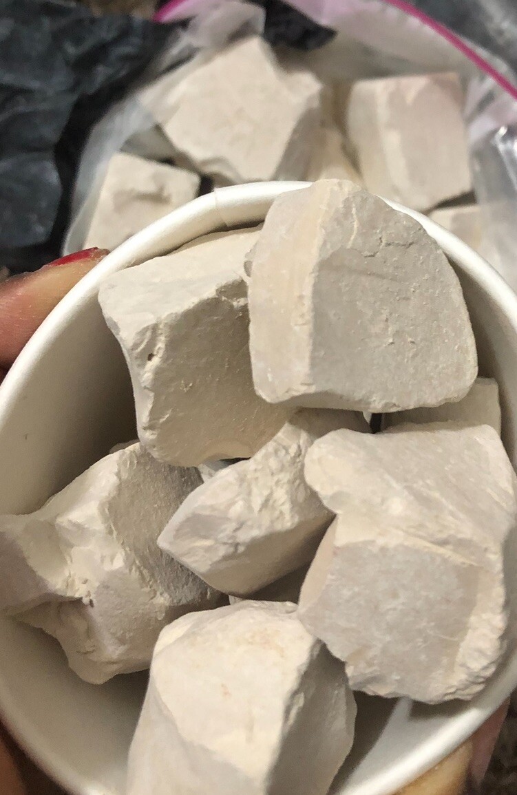Clay | Calaba Chalk | Edible Clay | Kaolin | African White Chalk | 330g Pack gallery