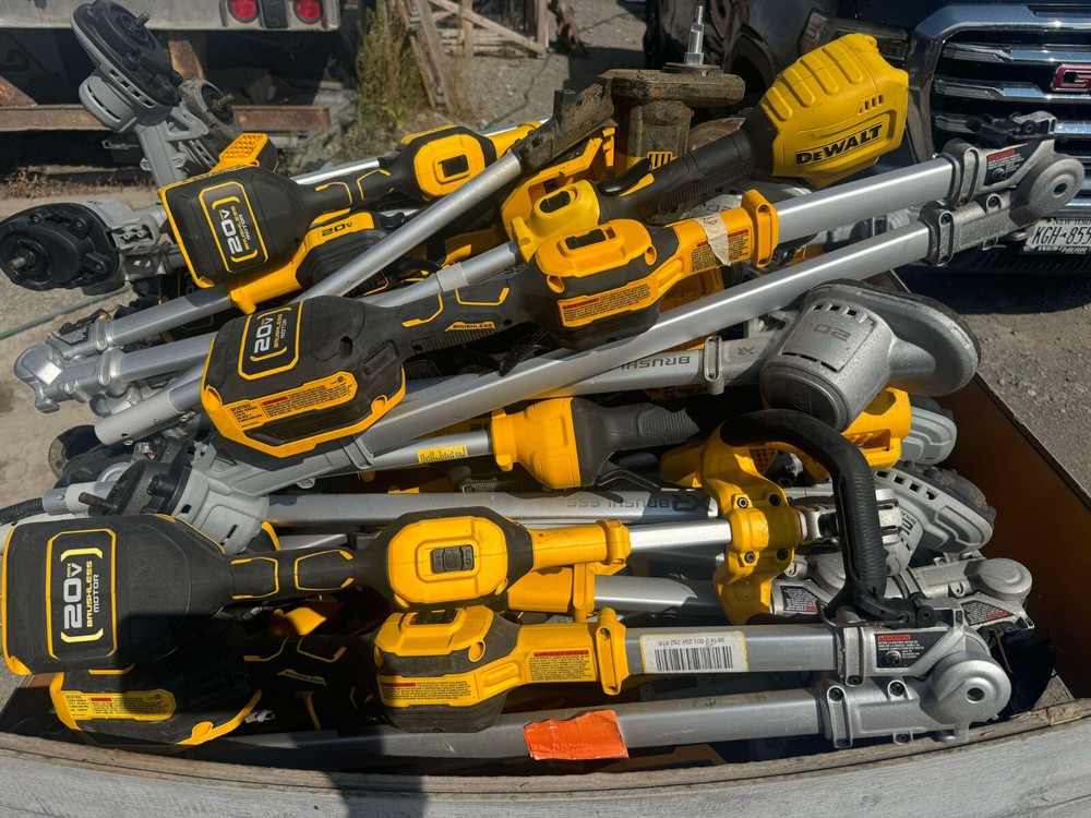 DeWALT 20V Cordless Brushless String Trimmer (Tool Only) Pallet Of NON WORKING