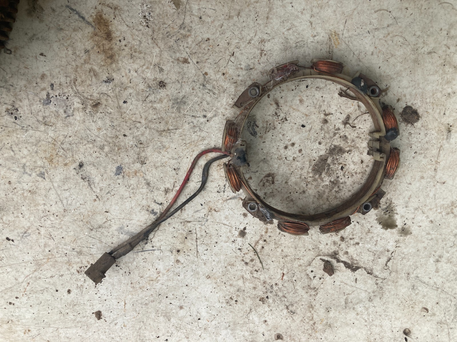Briggs and Stratton 15.5 H.P. model 282H07 stator 696459 gallery