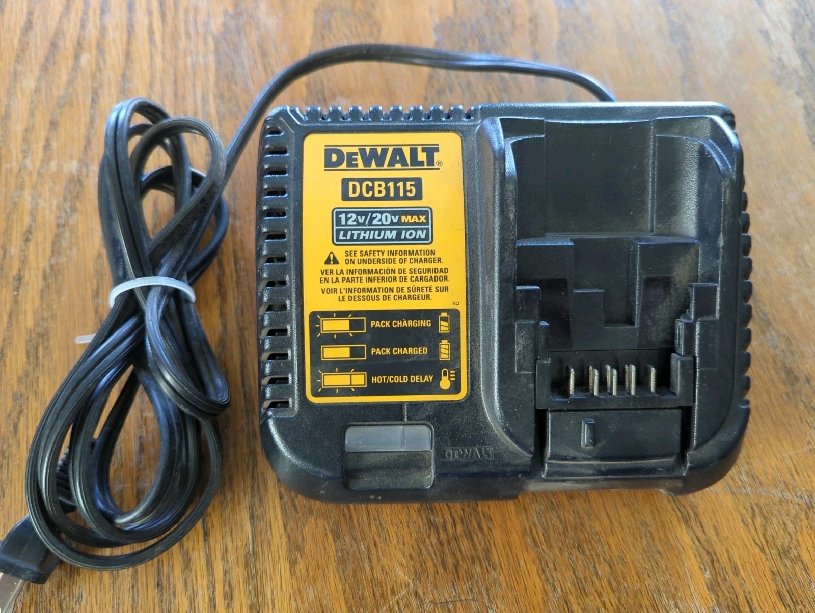 Dewalt Battery Charger DCB115 12v/20v Max Lithium Ion Works gallery