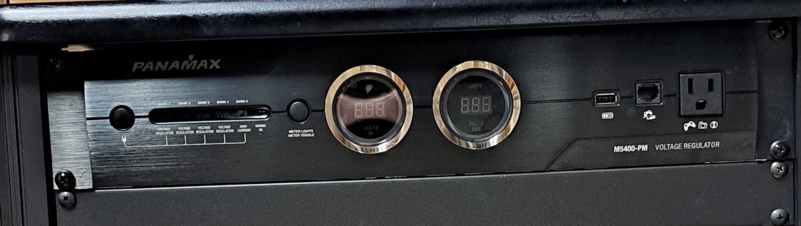 Panamax M5400-PM Power Management w/ Voltage Regulator Surge Protector gallery