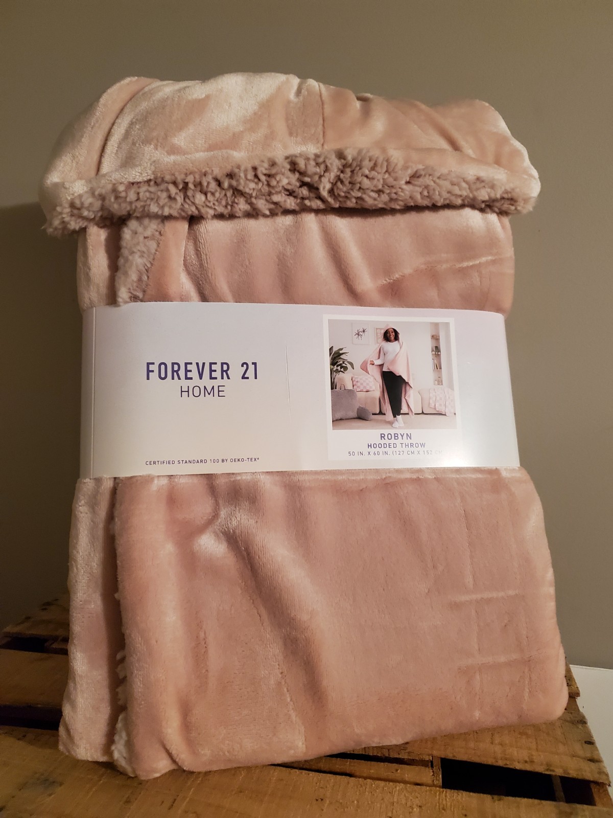 Forever 21 Home Robyn Hooded Throw Plush 50in X 60in Pink gallery