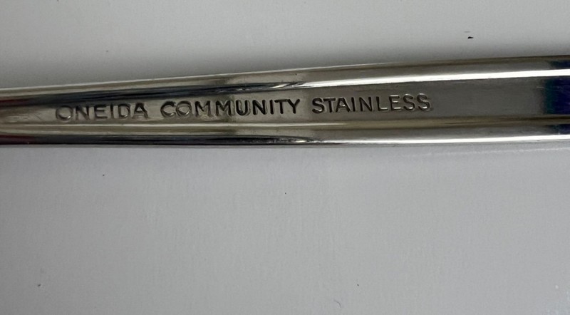 Oneida Community Stainless Flatware Via Roma Service for 8 87 Pieces gallery