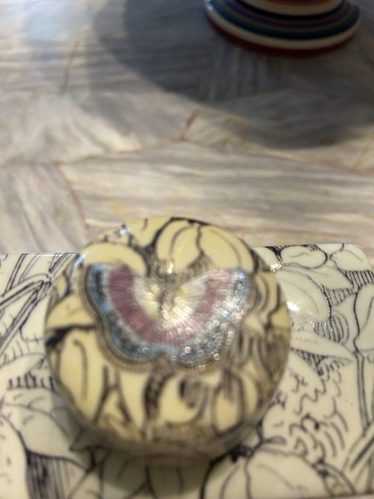 John Derian Butterfly Peint a la Main en Chine Square Vase gallery