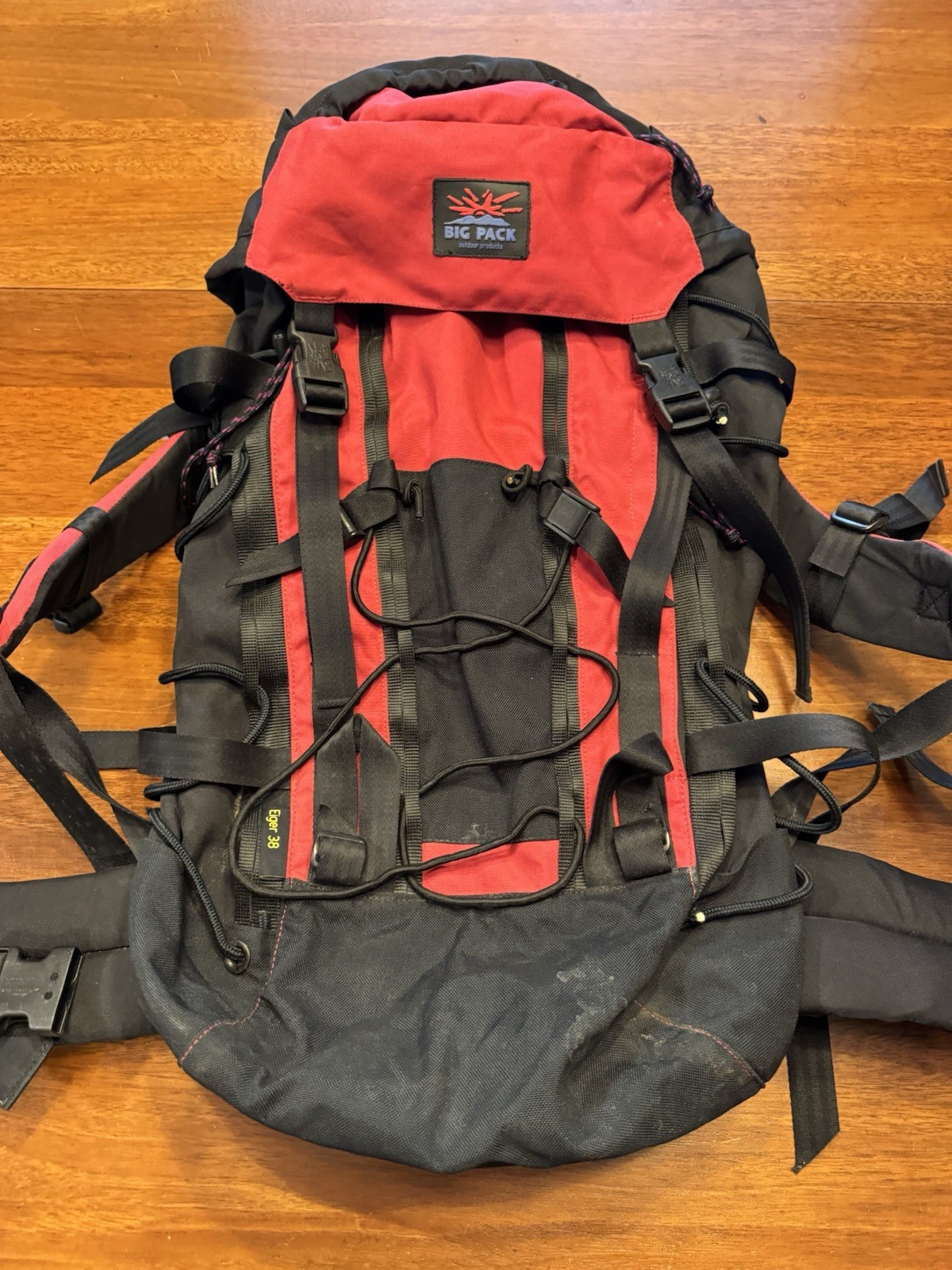 Eiger 38 Backpack Big Pack Red Soft Frame