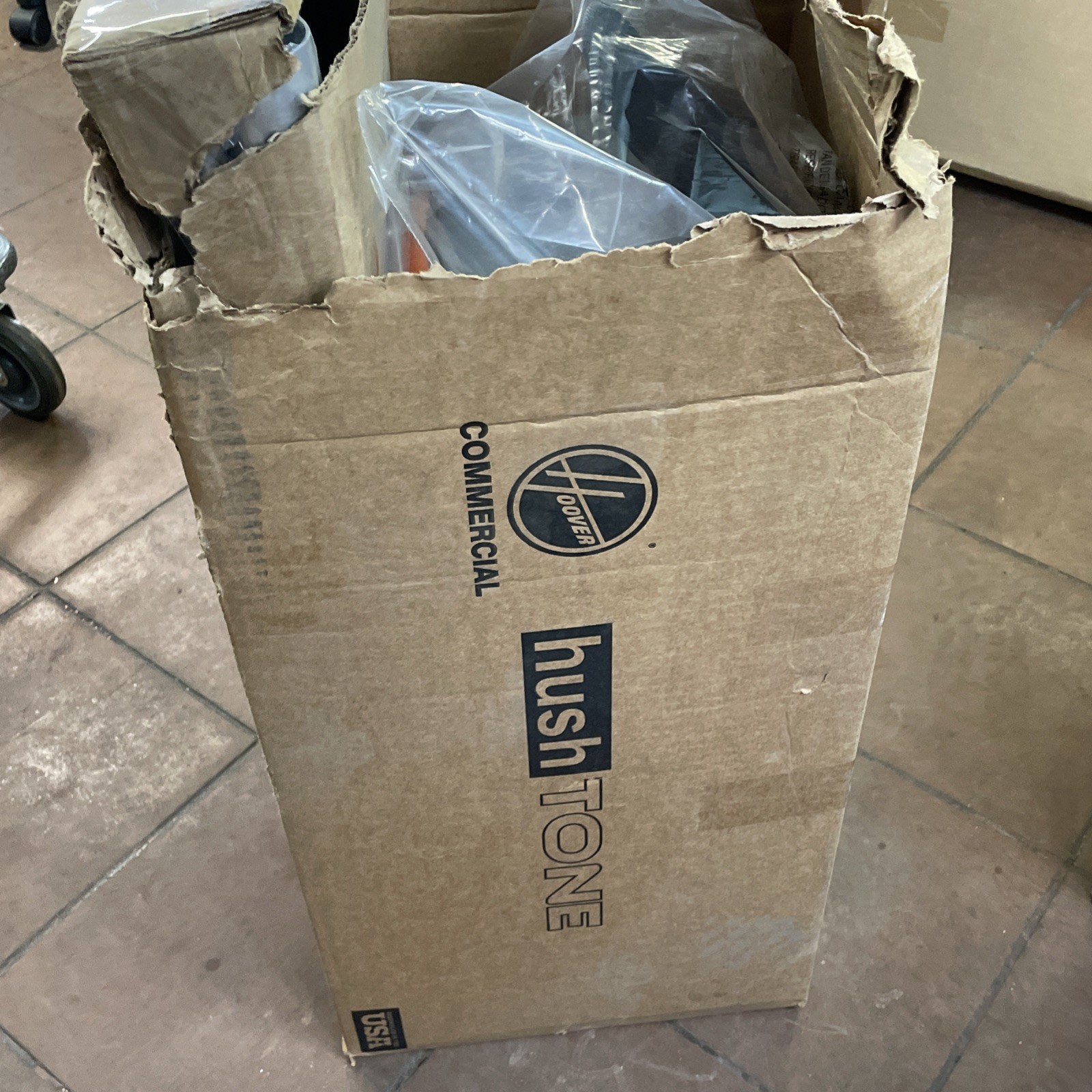 HOOVER CH34006 HushTone NEW/OPEN Backpack Vacuum gallery