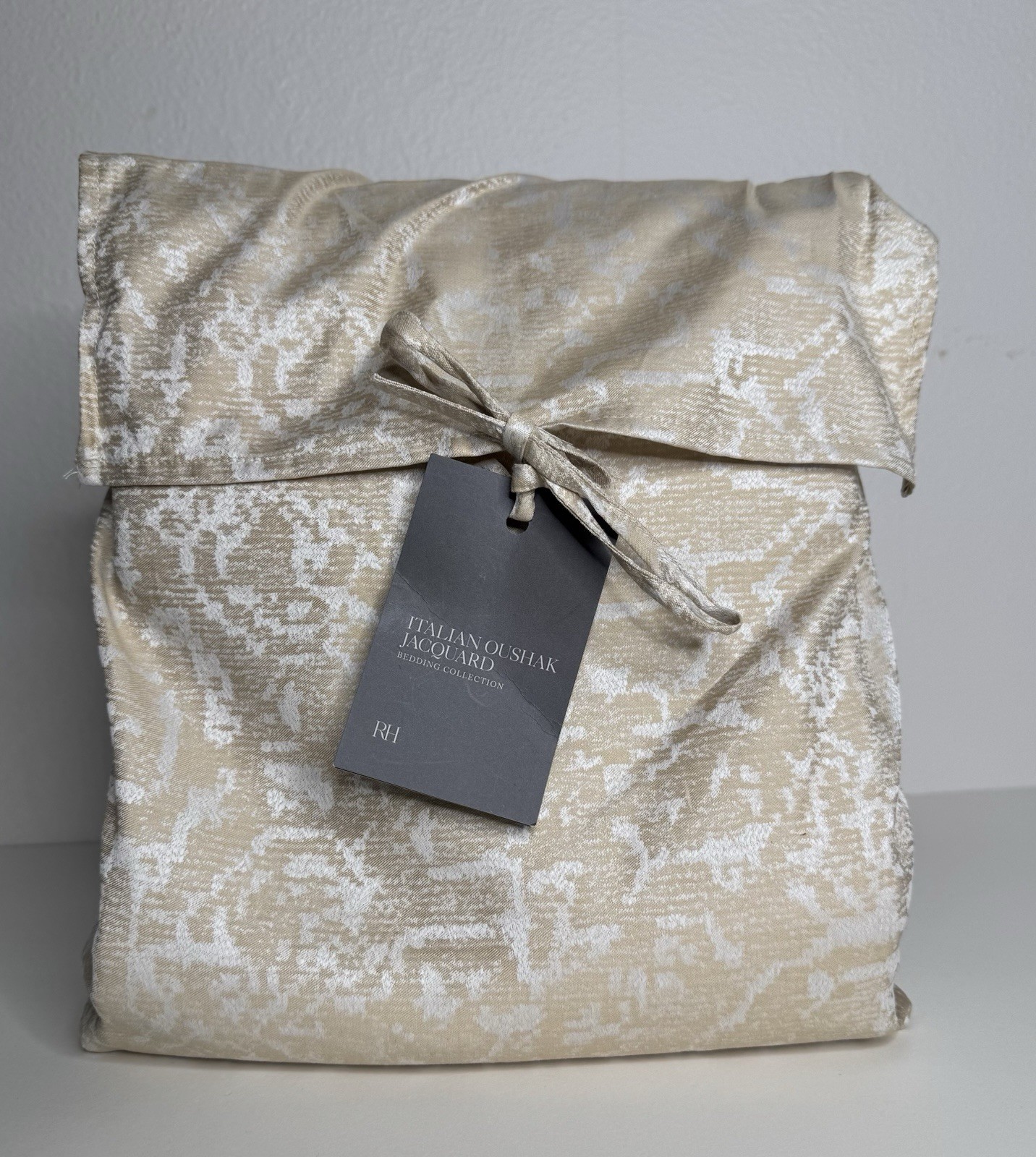 Restoration Hardware Italian Oushak Jacquard Sateen Full/Queen Duvet Cover Wheat gallery
