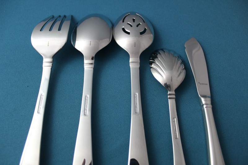 Gorham COLUMN FROSTED Serving (5pc Set) Tablespoon Pierced Butter 18/10 Vietnam gallery