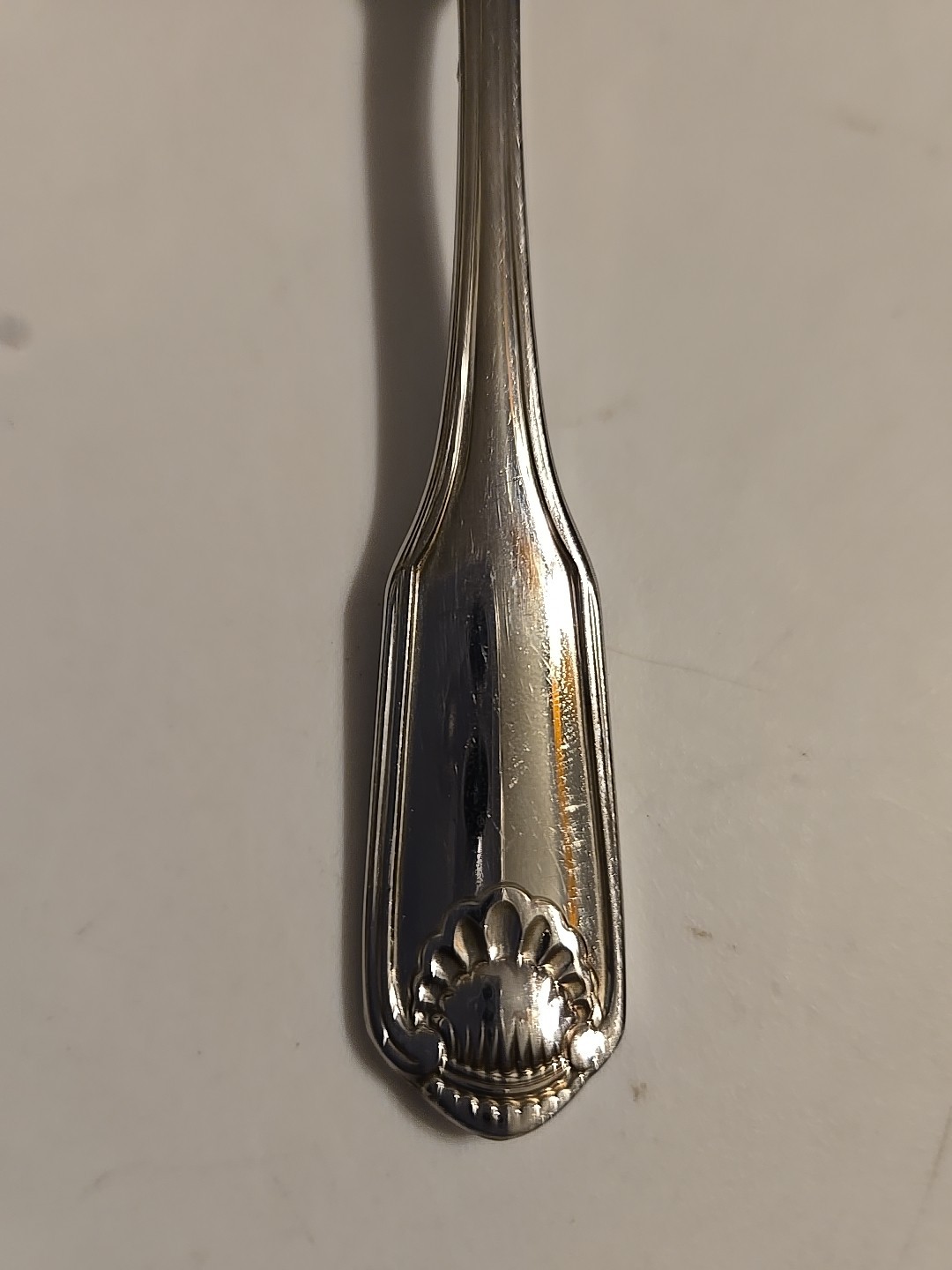 Oneida Classic Shell Stainless Steel Silver Glossy 6" ROUND Soup Spoon Classic gallery
