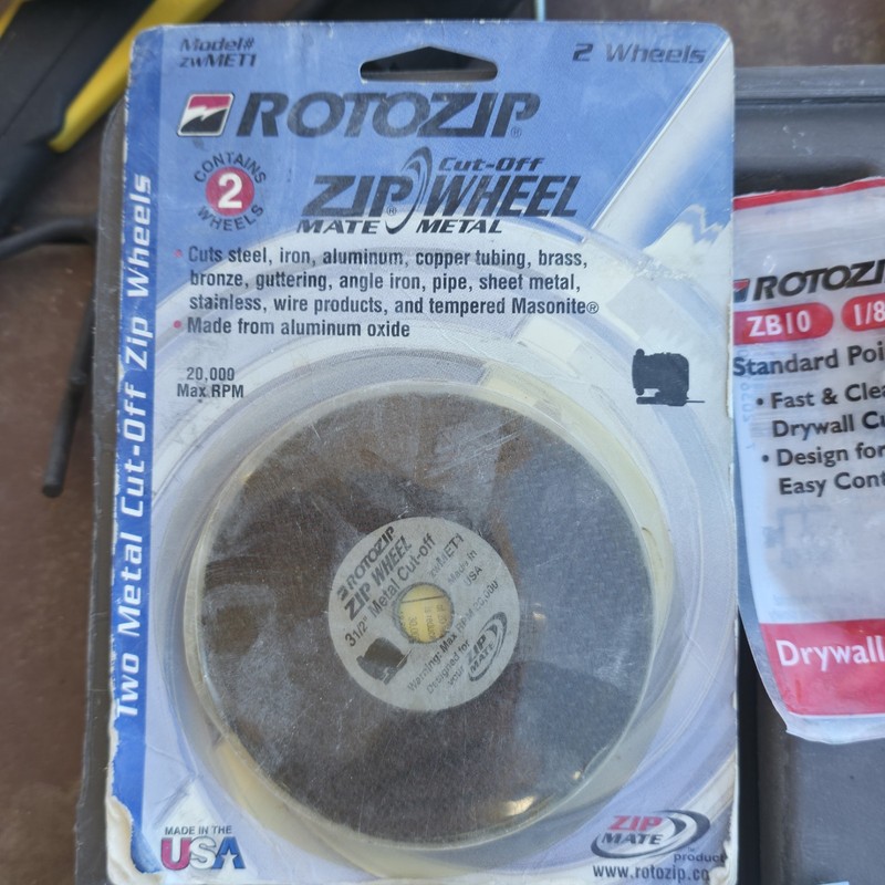 RotoZip SCS01 Spiral Saw Tool Corded With Hard Case Bits And Manual & More! gallery