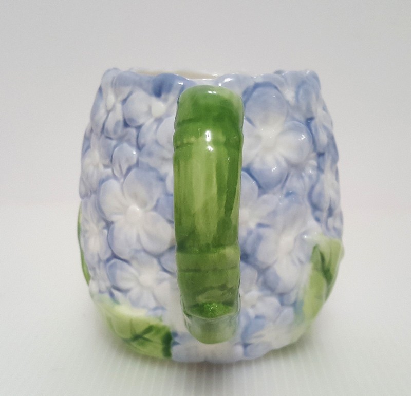 Williams Sonoma Figural Hydrangea Mug 15 OZ NEW Blue Flower Spring Easter gallery