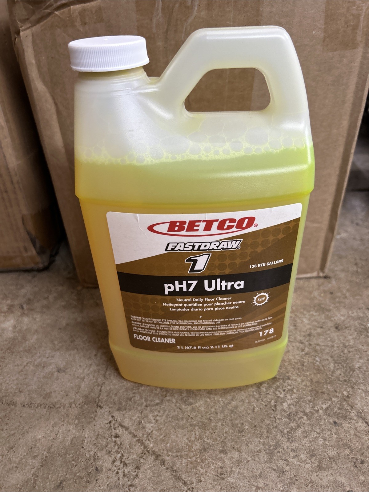 Betco ph7 Ultra floor cleaner. 2L bottle, FAST FREE SHIPPING gallery
